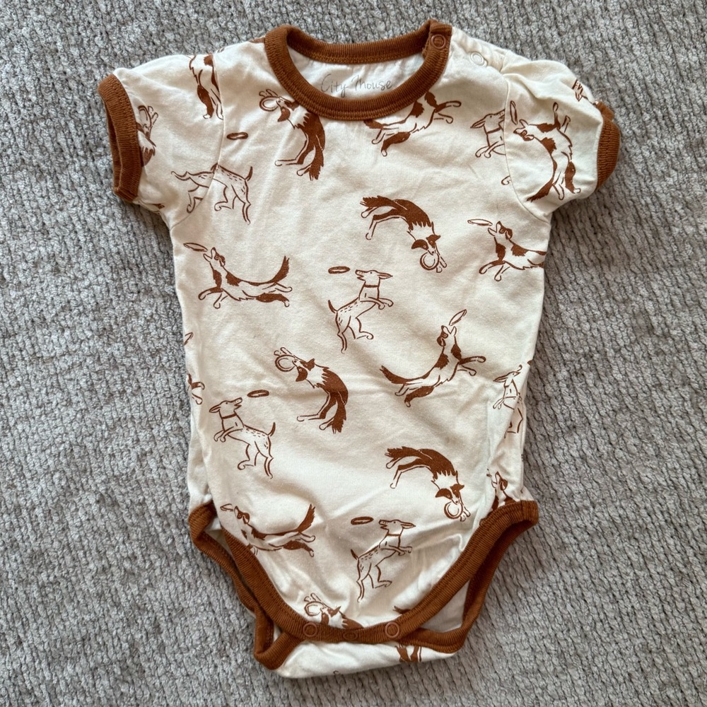 City Mouse Organic Cotton Dog Print Bodysuit 12–18M Short Sleeve Puppy Fetch